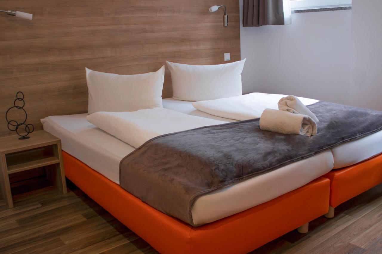 Orange Hotel Und Apartments Neu-Ulm Esterno foto