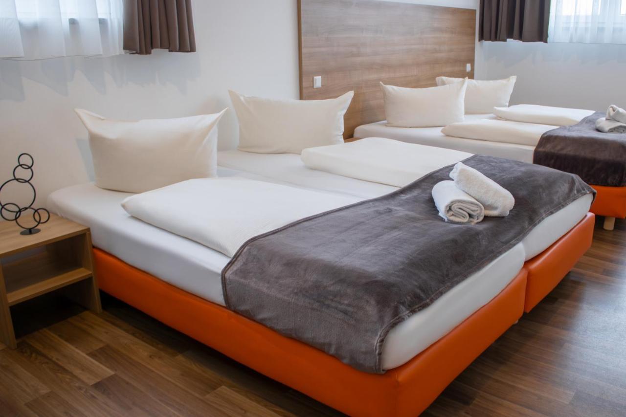 Orange Hotel Und Apartments Neu-Ulm Esterno foto