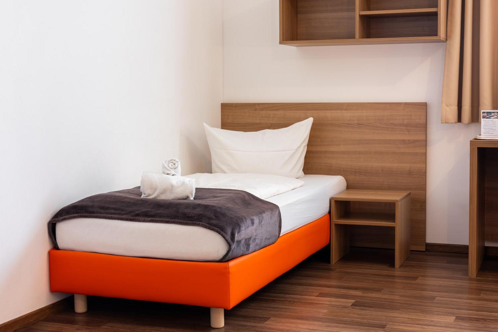 Orange Hotel Und Apartments Neu-Ulm Esterno foto